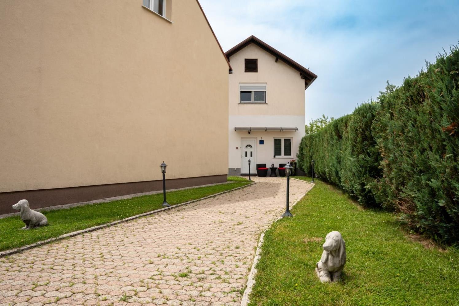 Apartman Mihovil Gospic Exterior photo